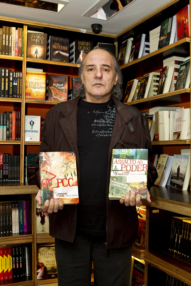 Carlos Amorim lança Assalto ao Poder