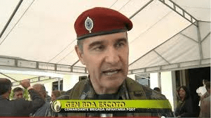 o general Roberto Escoto. 