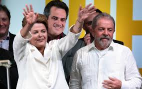 Dilma e Lula comemoram em Brasília. 