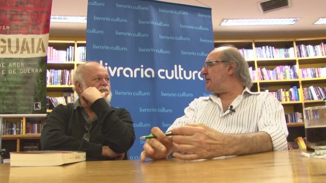 Amorim e Palmério Dória, jornalista que escreveu o prefácio do livro. 