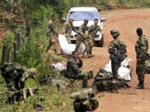 Guerrilheiro atacam soldados em Cauca. 