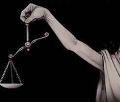 A justiça é cega... e capenga.