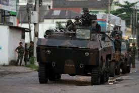 Milhares de militares nas favelas... E não é suficiente para liquidar o narcotráfico.