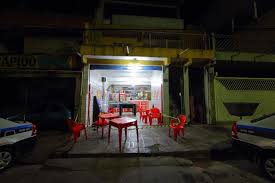 O bar de periferia, palco do maior dos crimes. 