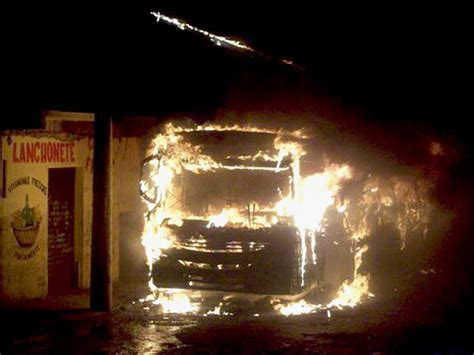 queima de onibus em MG 01